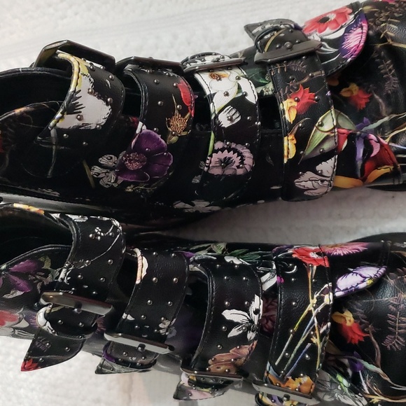 STEVE MADDEN FLORAL BOOTS - Picture 3 of 13
